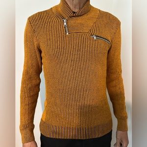 Men’s ribbed long sleeve sweater.  Lightly worn but has no defects.